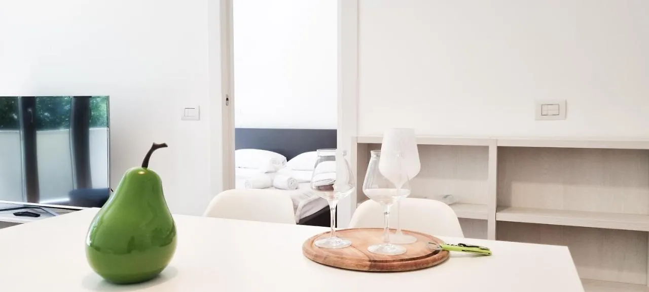 Joivy Superb Flat, 2 Balconies & Skyscrapers View Apartment Milan
