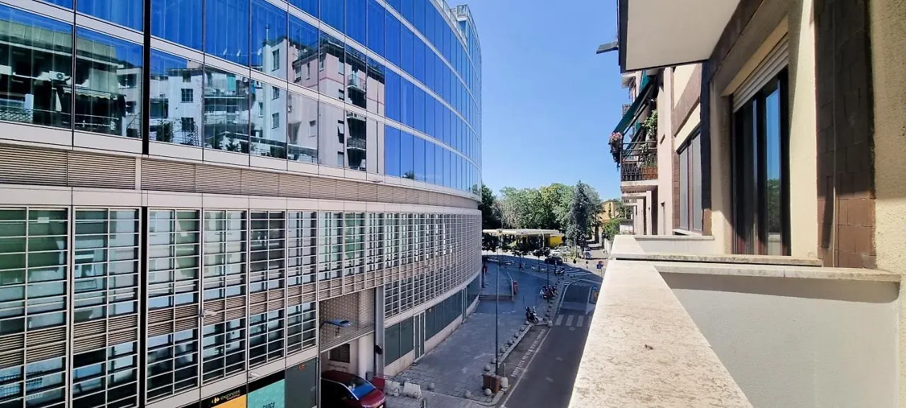 Joivy Superb Flat, 2 Balconies & Skyscrapers View Apartment Milan 0*,